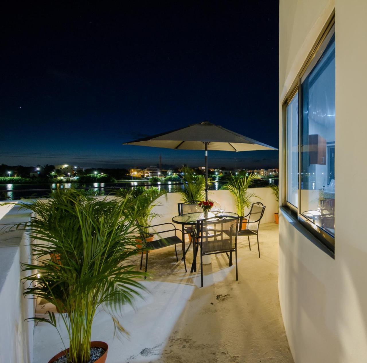 Sunset Isla Mujeres Aparthotel Bagian luar foto